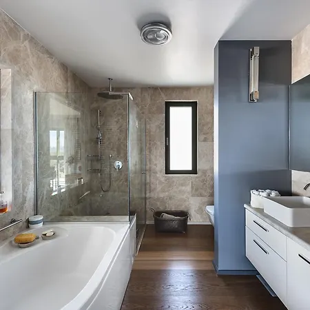 Adam Villa Larnaca